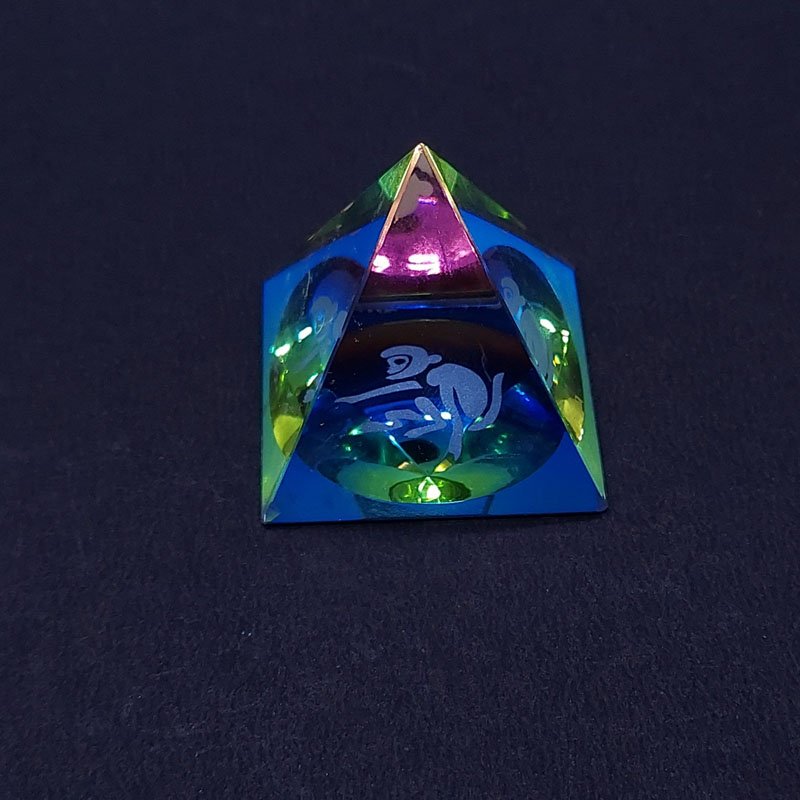 CRYSTAL ANIMAL PYRAMIDS