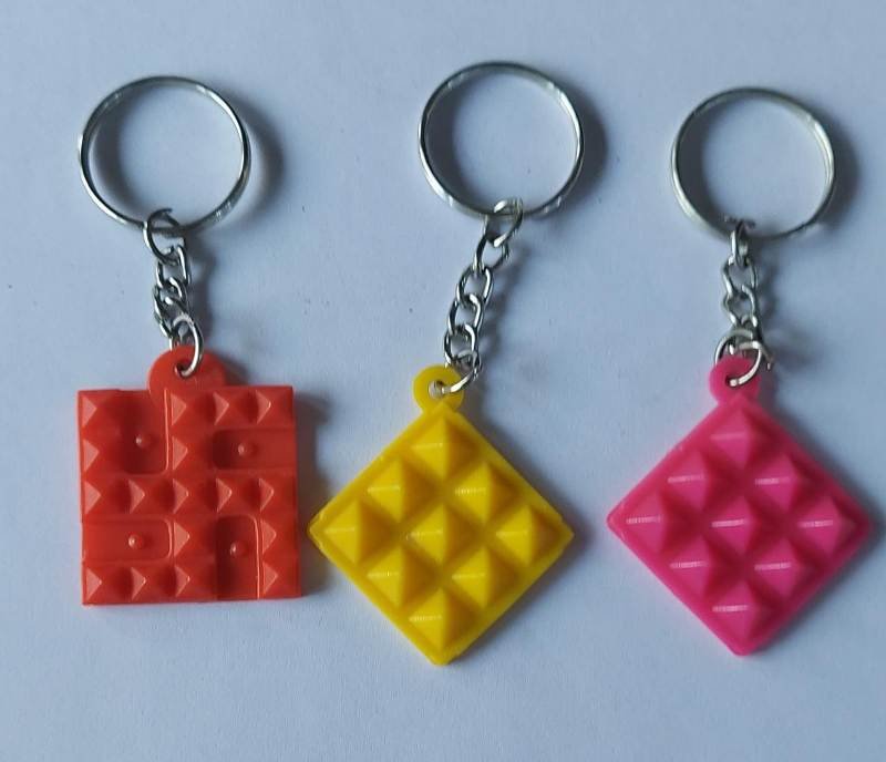 PLASTIC PYRAMID KEY CHAIN