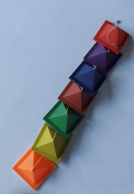 PLASTIC HANGING PYRAMID
