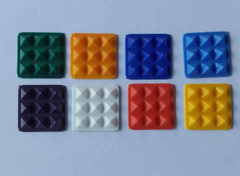 PLASTIC MICRO PYRAMID